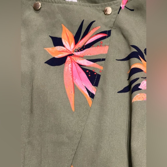 🌴🌸A New Day Romper Womens Medium Green Pink Floral Romper Sleeveless Pockets - Picture 8 of 13